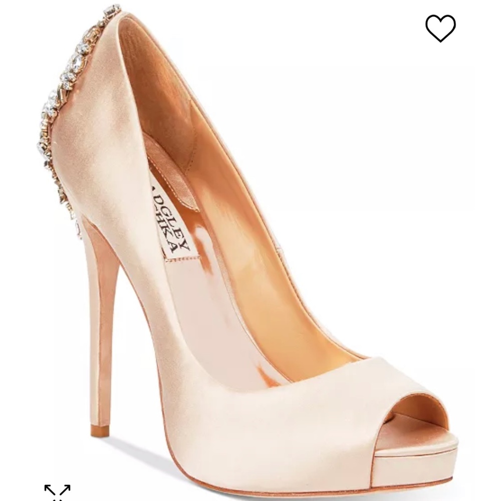 NWT BADGLEY MISCHKA Women's Kiara Latte Satin Peep-Toe Pumps - Size 5